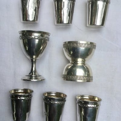 Los 2 Eierbecher Und 6 Becher Silber Minerve 112g Barnebys