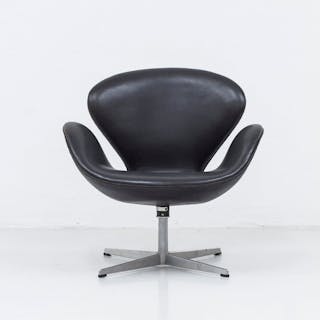 "Swan" chair by Arne Jacobsen