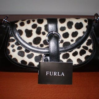 Furla Shoulder Bag Current S Barnebys Co Uk Current S Furla Shoulder Bag Closed Auction