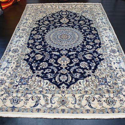 Nain - Carpet - 302 cm - 192 cm | Barnebys