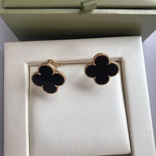 Van Cleef Arpels 18 Kt Gold Onyx Earrings Cur Van Cleef Arpels 18 Kt Gold Onyx Earrings Cur S Barnebys
