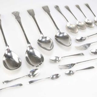 A GROUP OF SILVER FLATWARE