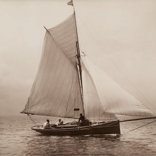 Early silver gelatin photographic print by Beken of Cowes – Yacht