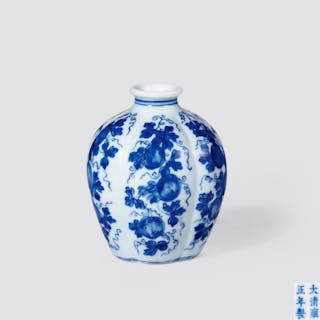 A BLUE AND WHITE ‘MELON’ FACETED JAR
