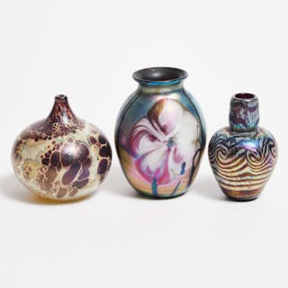 Three Small Iridescent Studio Glass Vases, Karl Shantz, Josh Simpson, 1976-78 -